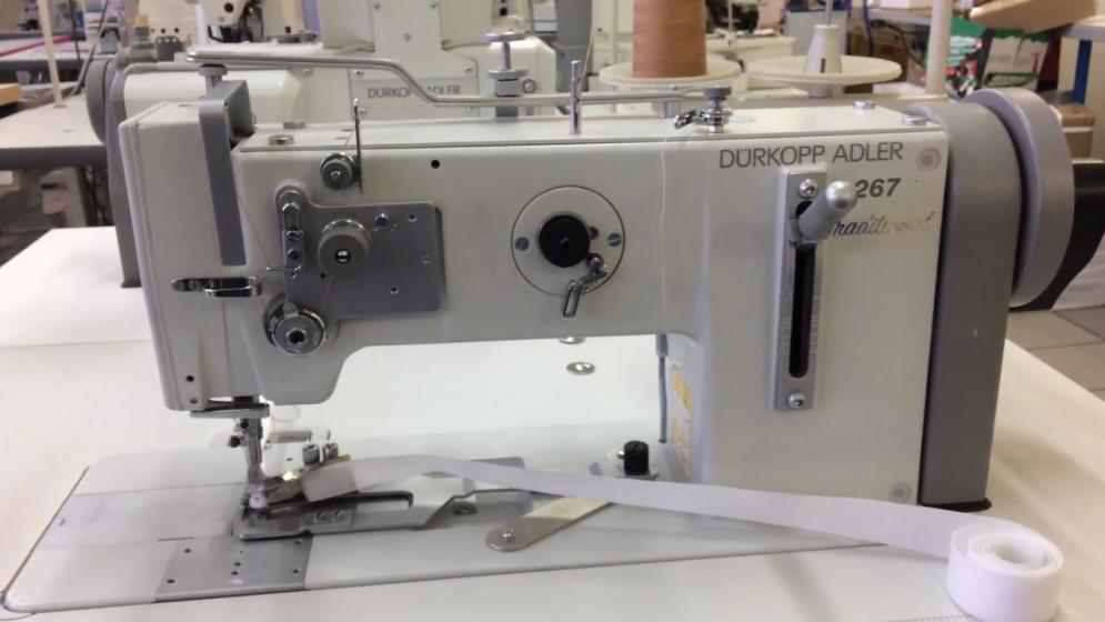 Прямострочная швейная машина с тройным продвижением для окантовки тяжелых материалов DURKOPP ADLER 267-373